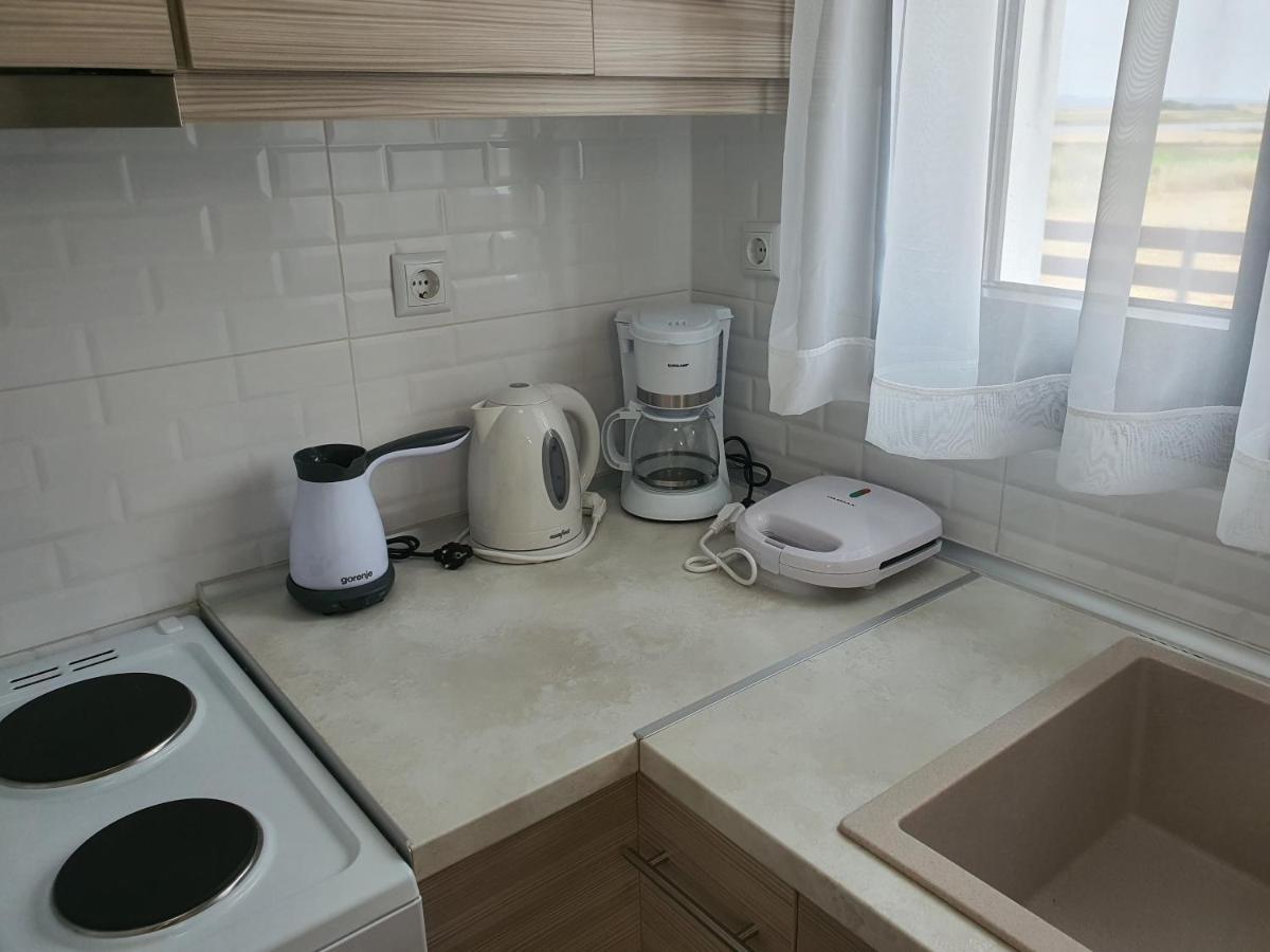 Island View Apartments Moudhros Bagian luar foto