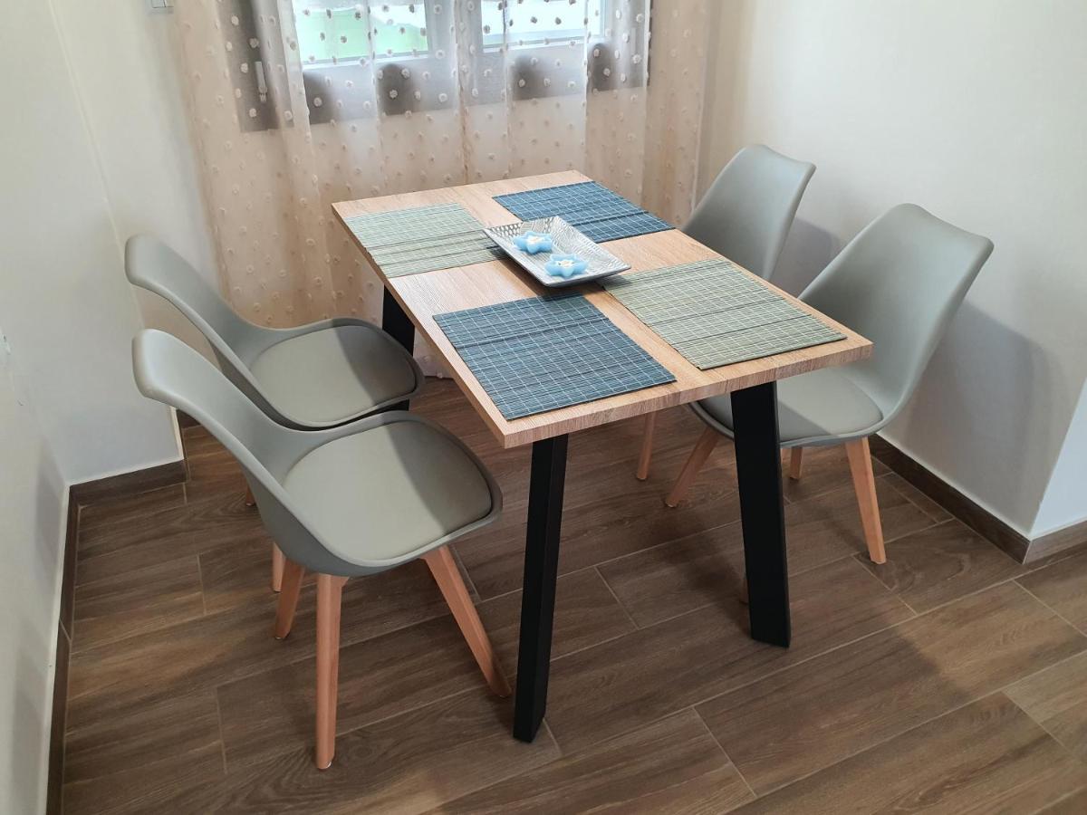 Island View Apartments Moudhros Bagian luar foto