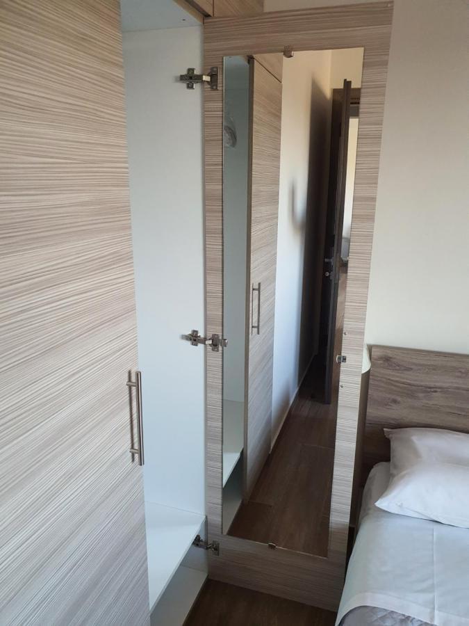 Island View Apartments Moudhros Bagian luar foto